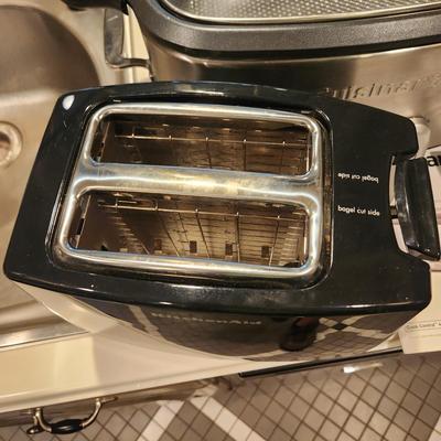 Lot of Kitchen Small Applainces Kitchen Aid Toaster , Cuisinart Multicooker Cook Central 4 in 1, 5Cuisinart Coffee Maker, Coffee Grinder,...