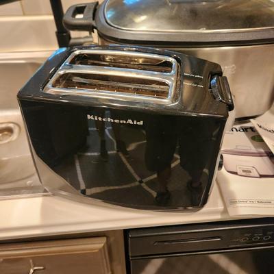 Lot of Kitchen Small Applainces Kitchen Aid Toaster , Cuisinart Multicooker Cook Central 4 in 1, 5Cuisinart Coffee Maker, Coffee Grinder,...