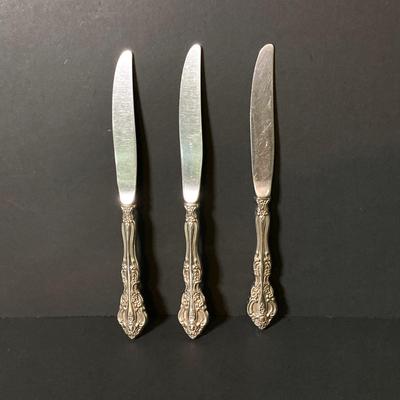 LOT 56: Stainless Steel Flatware and More - Oneida / Community / Dalton Winthrop