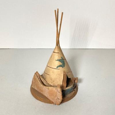 LOT 60: Vintage Pottery, Painted Slate Signed Hilliard 97 Artwork, Easels and More