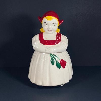 LOT 77: Vintage Shawnee Dutch Girl Cookie Jar