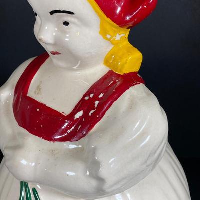 LOT 77: Vintage Shawnee Dutch Girl Cookie Jar