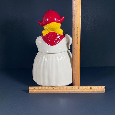LOT 77: Vintage Shawnee Dutch Girl Cookie Jar