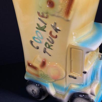 LOT 78: Vintage Cookie Truck USA Pottery Cookie Jar