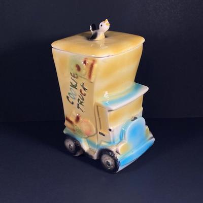 LOT 78: Vintage Cookie Truck USA Pottery Cookie Jar