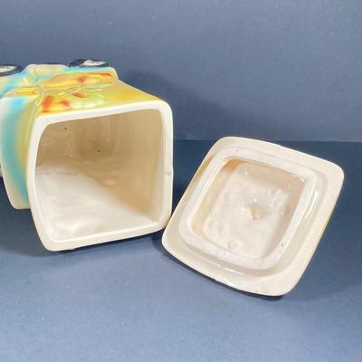 LOT 78: Vintage Cookie Truck USA Pottery Cookie Jar