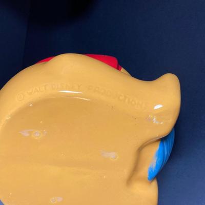 LOT 80: Vintage Walt Disney Productions 900 USA Winnie the Pooh Cookie Jar