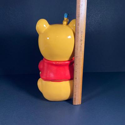 LOT 80: Vintage Walt Disney Productions 900 USA Winnie the Pooh Cookie Jar