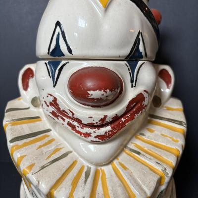 LOT 87: Vintage McCoy Jojo the Clown Cookie Jar