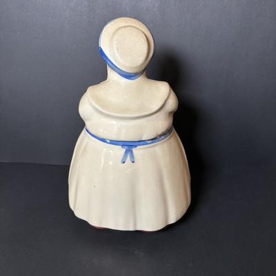LOT 89: Vintage Shawnee Potter Dutch Girl Cookie Jar