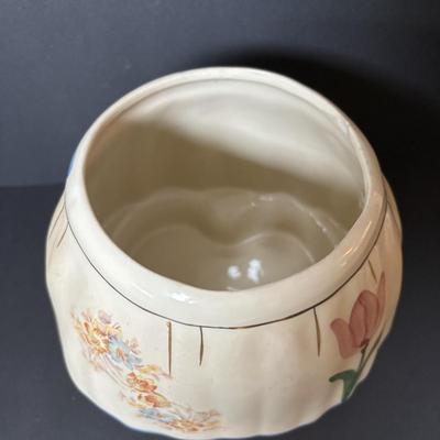 LOT 89: Vintage Shawnee Potter Dutch Girl Cookie Jar
