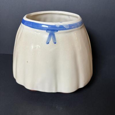 LOT 89: Vintage Shawnee Potter Dutch Girl Cookie Jar