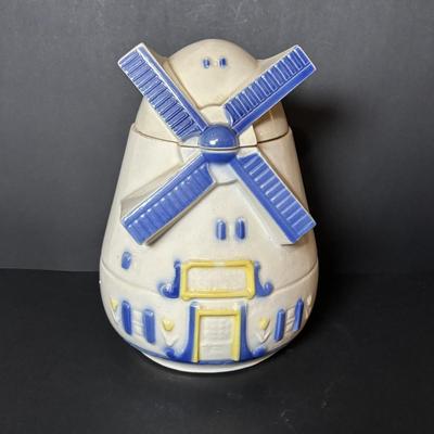 LOT 92: Vintage FAP (Fredericksburg Art Pottery) Windmill Cookie Jar
