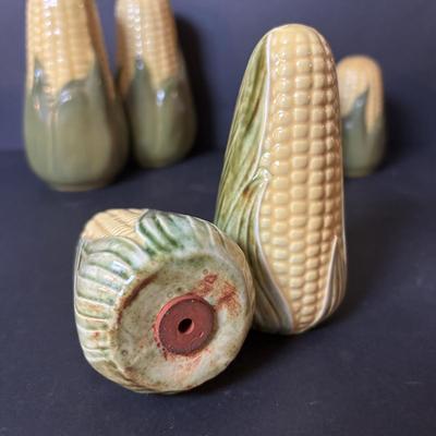 LOT 97: Vintage Shawnee & Cardinal Pottery Corncob Collection: Sugar Bowl, Covered Dish Corn Plates, Salt/Peppers