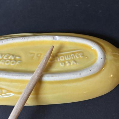 LOT 97: Vintage Shawnee & Cardinal Pottery Corncob Collection: Sugar Bowl, Covered Dish Corn Plates, Salt/Peppers