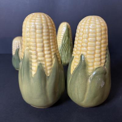LOT 97: Vintage Shawnee & Cardinal Pottery Corncob Collection: Sugar Bowl, Covered Dish Corn Plates, Salt/Peppers