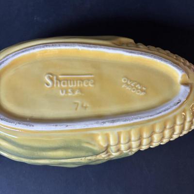 LOT 97: Vintage Shawnee & Cardinal Pottery Corncob Collection: Sugar Bowl, Covered Dish Corn Plates, Salt/Peppers