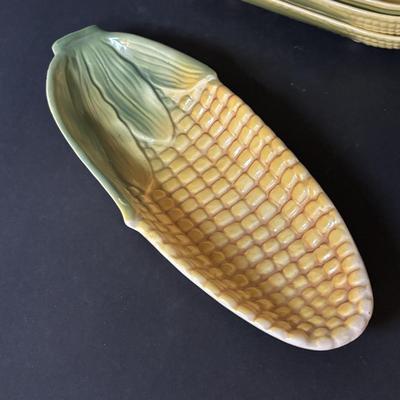 LOT 97: Vintage Shawnee & Cardinal Pottery Corncob Collection: Sugar Bowl, Covered Dish Corn Plates, Salt/Peppers