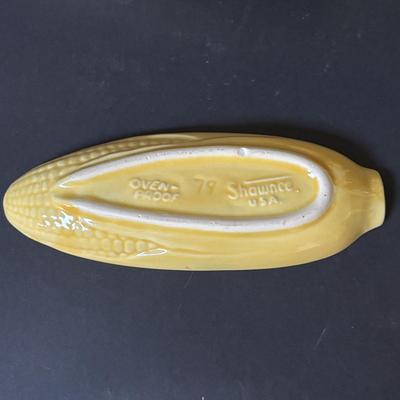 LOT 97: Vintage Shawnee & Cardinal Pottery Corncob Collection: Sugar Bowl, Covered Dish Corn Plates, Salt/Peppers