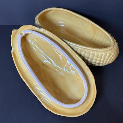 LOT 97: Vintage Shawnee & Cardinal Pottery Corncob Collection: Sugar Bowl, Covered Dish Corn Plates, Salt/Peppers