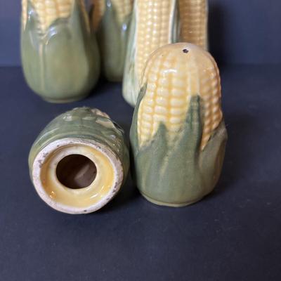 LOT 97: Vintage Shawnee & Cardinal Pottery Corncob Collection: Sugar Bowl, Covered Dish Corn Plates, Salt/Peppers