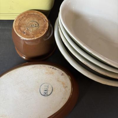 LOT 103: Vintage Kitchen: Hall, Fiesta, Anchor Hocking, Syracuse, Westinghouse, Good Seasons