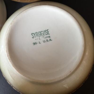 LOT 103: Vintage Kitchen: Hall, Fiesta, Anchor Hocking, Syracuse, Westinghouse, Good Seasons