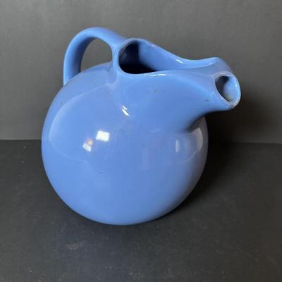 LOT 103: Vintage Kitchen: Hall, Fiesta, Anchor Hocking, Syracuse, Westinghouse, Good Seasons