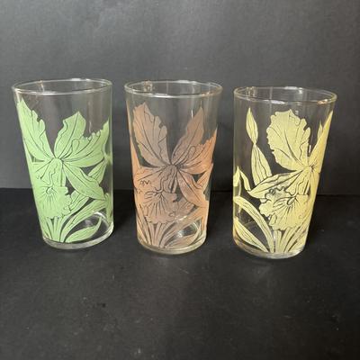 LOT 114: 3 Vintage Federal Glass Juice Tumblers With A Red Poppy Boscul Peanut Butter Glass & 4 Vintage Marigold Carnival Honeycomb...