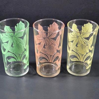 LOT 114: 3 Vintage Federal Glass Juice Tumblers With A Red Poppy Boscul Peanut Butter Glass & 4 Vintage Marigold Carnival Honeycomb...