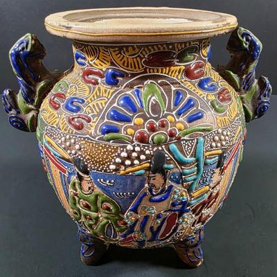 LOT 118: Antique/Vintage Small Hand Painted Japanese Satsuma Vase & Late 19th Century Chinese Ginger Jar