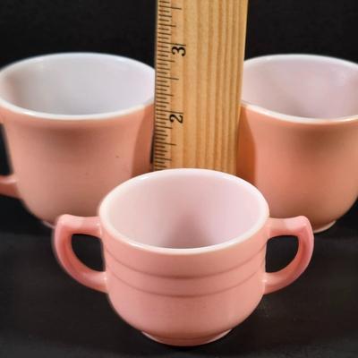 LOT 121: Vintage Hazel Atlas Little Hostess Child Tea Set