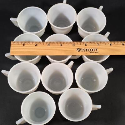 LOT 121: Vintage Hazel Atlas Little Hostess Child Tea Set