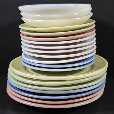 LOT 121: Vintage Hazel Atlas Little Hostess Child Tea Set