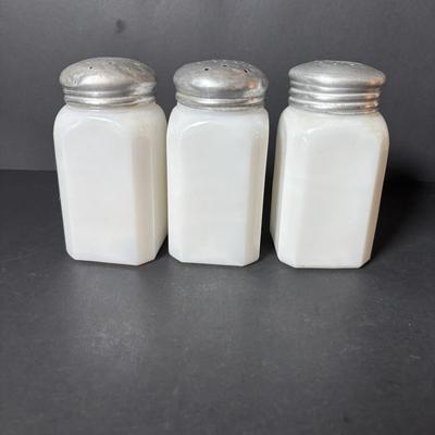LOT 127: Vintage Milk Glass Shakers (3), Small Cast Irion Corn Stick Pan and Enamel Ware Collection
