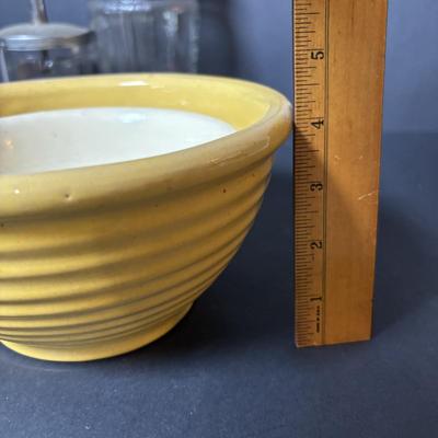 LOT 128: Vintage Pottery Mixing Bowls, Food Chopper & Blender & Hazel Atlas Modern Tone Platonite Sherbert Dishes, Sugar Bowl,...