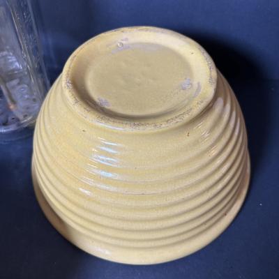 LOT 128: Vintage Pottery Mixing Bowls, Food Chopper & Blender & Hazel Atlas Modern Tone Platonite Sherbert Dishes, Sugar Bowl,...