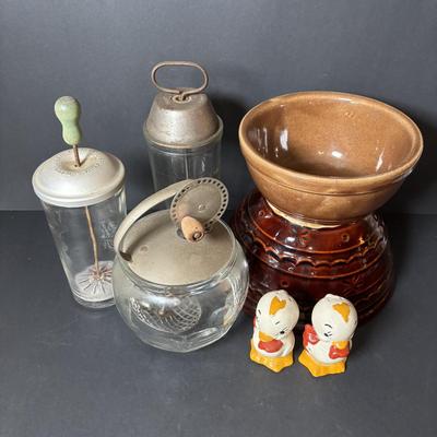 LOT 129: Vintage Pottery Bowls, Little Chicks Salt/Pepper Shakers & Hand Mixers (3)