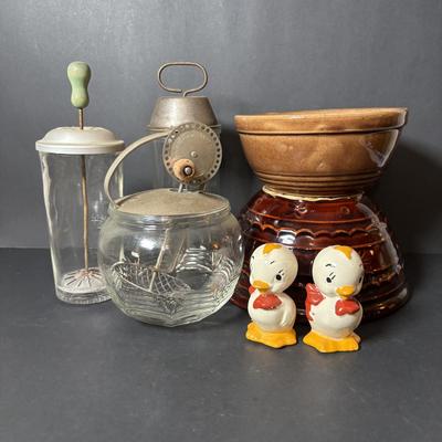 LOT 129: Vintage Pottery Bowls, Little Chicks Salt/Pepper Shakers & Hand Mixers (3)