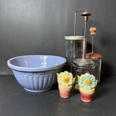 LOT 131: Vintage Watt Blue Mixing Bowl, Wesson Oil Mayonnaises Maker, Food Choppers and Shawnee Flower Pot Salt/Pepper Shakes
