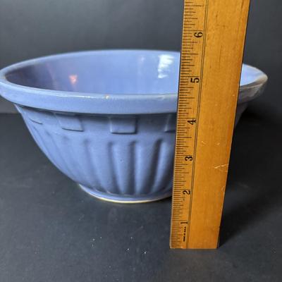 LOT 131: Vintage Watt Blue Mixing Bowl, Wesson Oil Mayonnaises Maker, Food Choppers and Shawnee Flower Pot Salt/Pepper Shakes