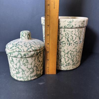 LOT 132: Vintage Spongeware Pottery Collection: Marked R.R.P. Roseville, Stamped R.R.P Roseville, Stamped Robinson Ransbottom Roseville...