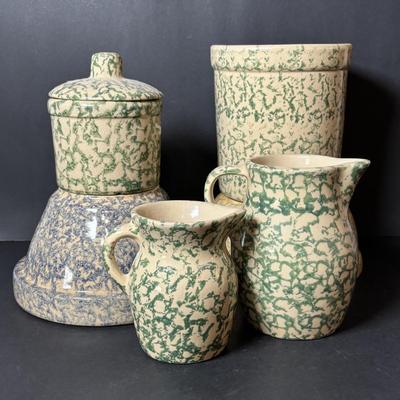 LOT 132: Vintage Spongeware Pottery Collection: Marked R.R.P. Roseville, Stamped R.R.P Roseville, Stamped Robinson Ransbottom Roseville...