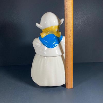 LOT 136: Vintage Shawnee Dutch Girl Cookie Jar