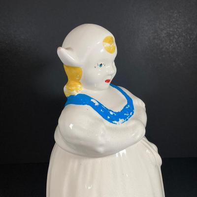 LOT 136: Vintage Shawnee Dutch Girl Cookie Jar