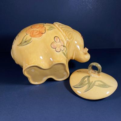 LOT 137: Ceramic Elephant Cookie Jar