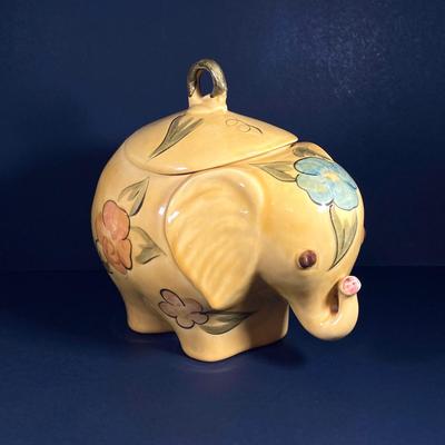 LOT 137: Ceramic Elephant Cookie Jar