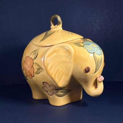 LOT 137: Ceramic Elephant Cookie Jar