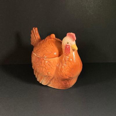LOT 139: Vintage / Antique Hen Cookie Jar