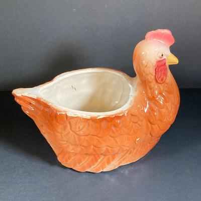 LOT 139: Vintage / Antique Hen Cookie Jar